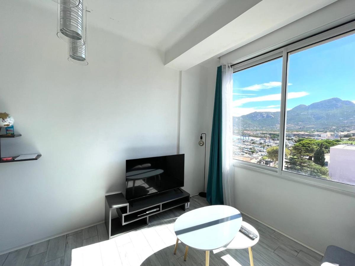 Calvi T2 Climatise, Wifi, Centre-Ville, A Proximite Plage, Commerces, Taxi & Gare, Vue Plage & Montagne Exteriér fotografie